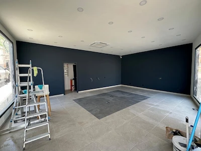 Local comercial acondicionado listo para apertura en Chiva